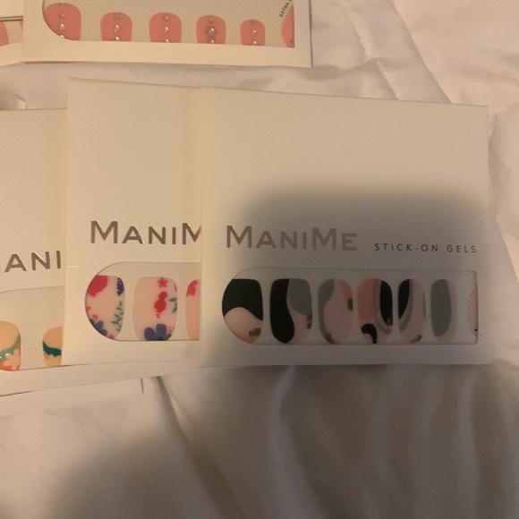 Lots of fun ManiMe stick on gels. - Picture 6 of 10